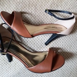Ladies tri-color heels